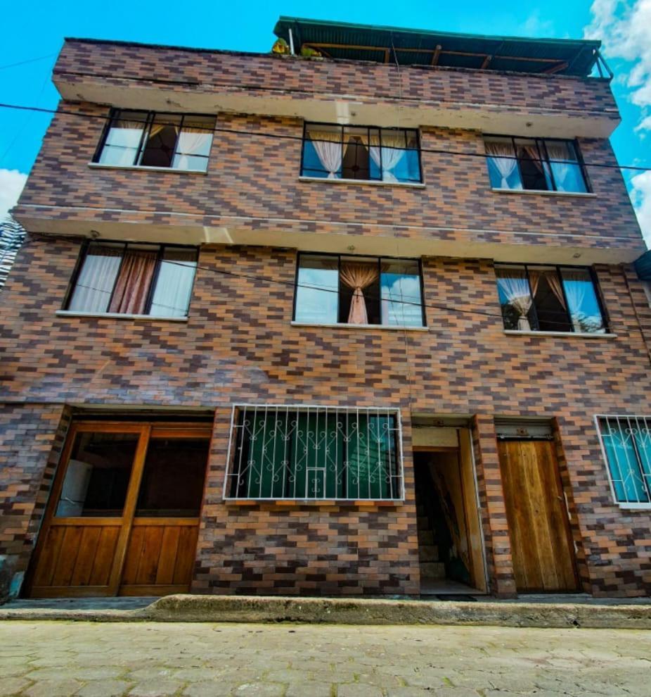 Golden Bird Hotel Mindo Exterior photo